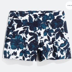 Margaret M Lea Printed Short Navy / White Size Small